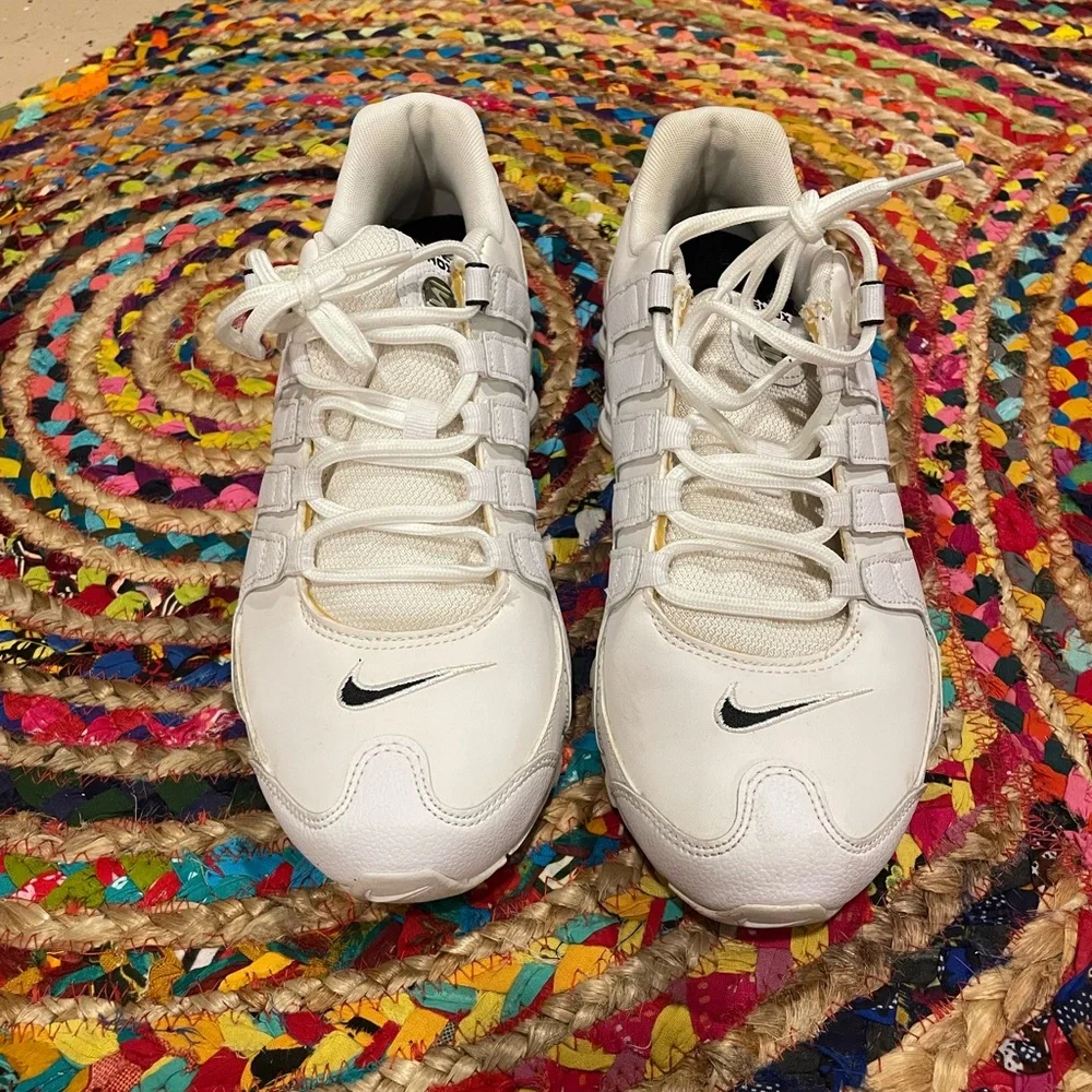 Nike Shox White Athletic Shoes - Picture 2 of 6